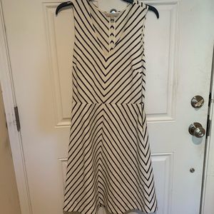 Banana Republic Chevron Dress - Size 6